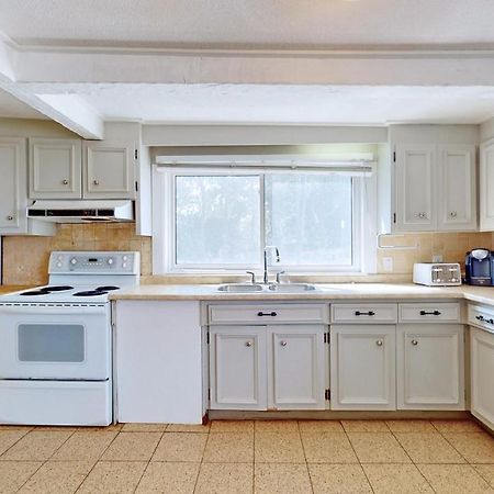 Main Beach River Retreat - Wasaga Beach 1 - Main Strip - 95 Mosley St Exterior photo
