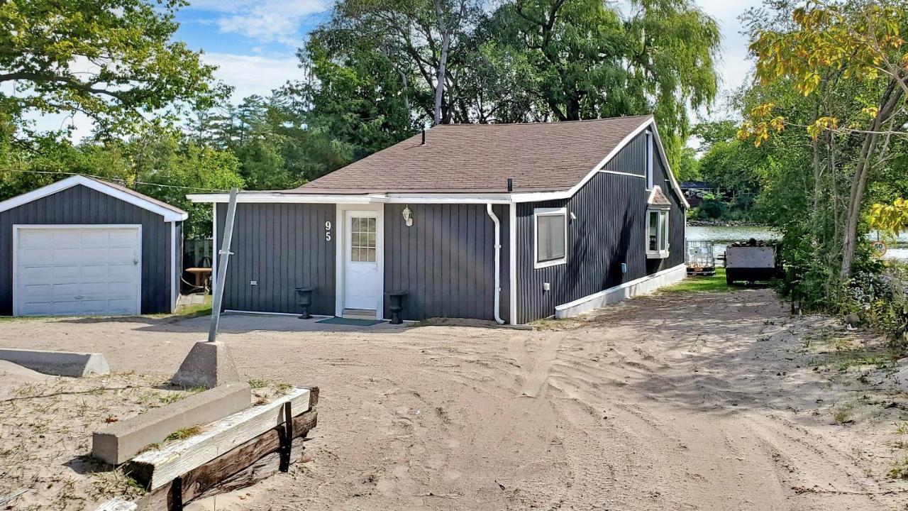 Main Beach River Retreat - Wasaga Beach 1 - Main Strip - 95 Mosley St Exterior photo